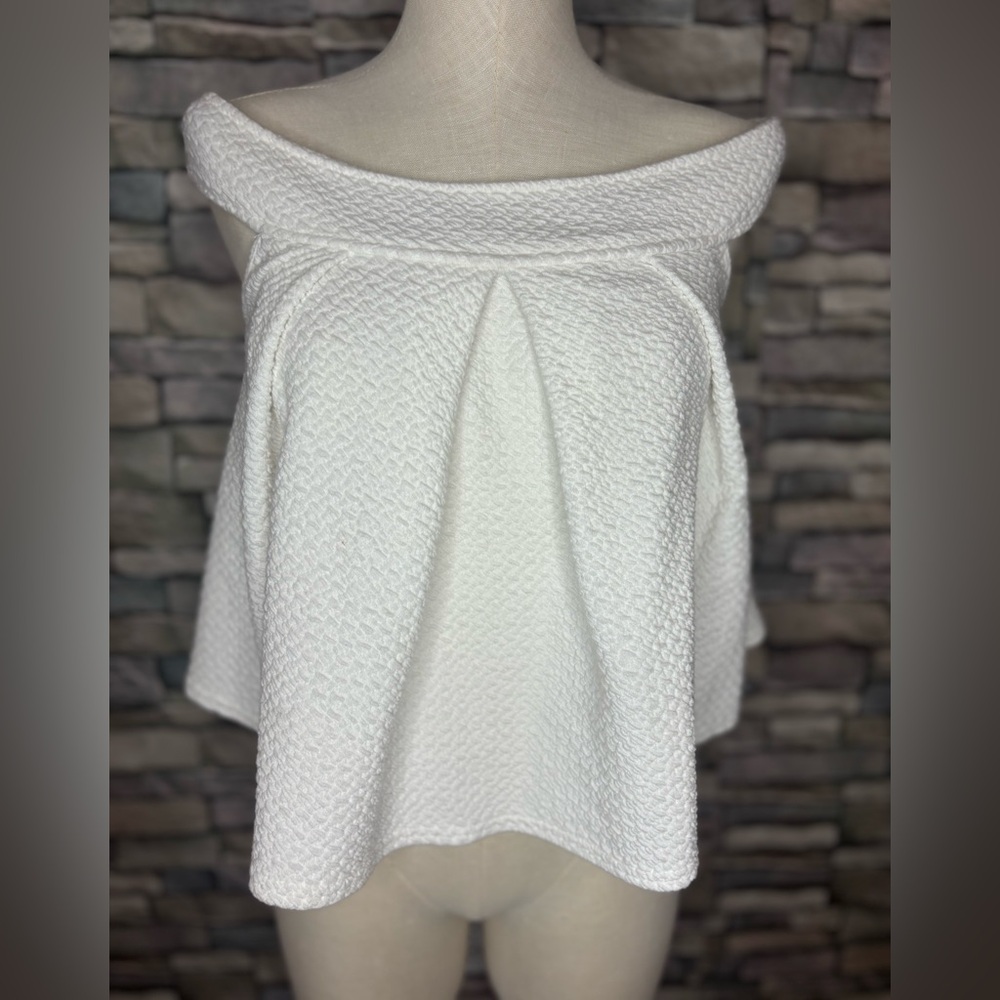 Free People white off-shoulder tank top🤍